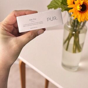 PÜR Silky Tint Creamy Multitasking Stick